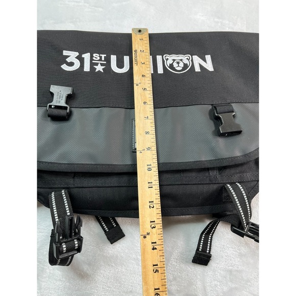 NWT Chrome Mini Metro 31st Union Messenger Bag Embroidered 21.5 L Black - Picture 11 of 12
